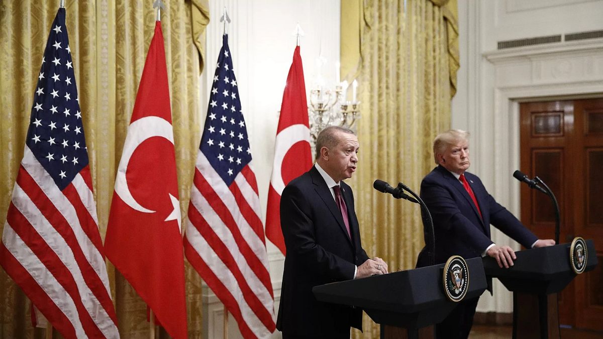 Özel, Trump'ın 'Gazze'yi devralma' planı üzerinden Erdoğan'ı eleştirdi:  'Buna nasıl susuyor?' | Euronews