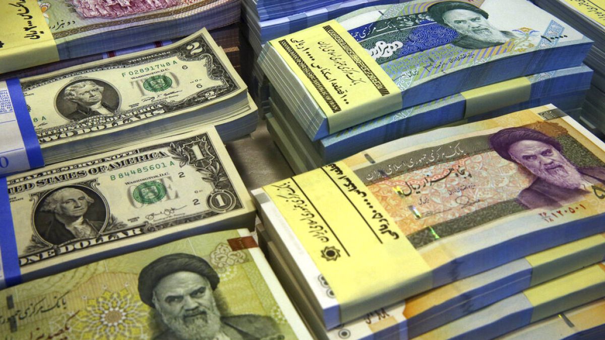 افزایش قیمت دلار و طلا در ایران 