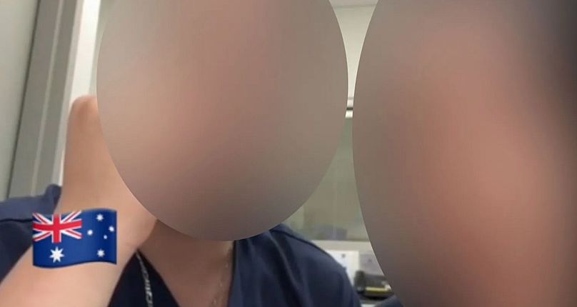TikTok'ta yayınlanan videodan alınan bu ekran fotoğrafında, yüzleri sansürlenen sağlık çalışanları görülüyor.