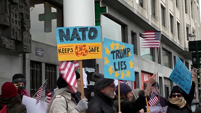 Des manifestants de l'association Democrats Abroad Belgium à Bruxelles
