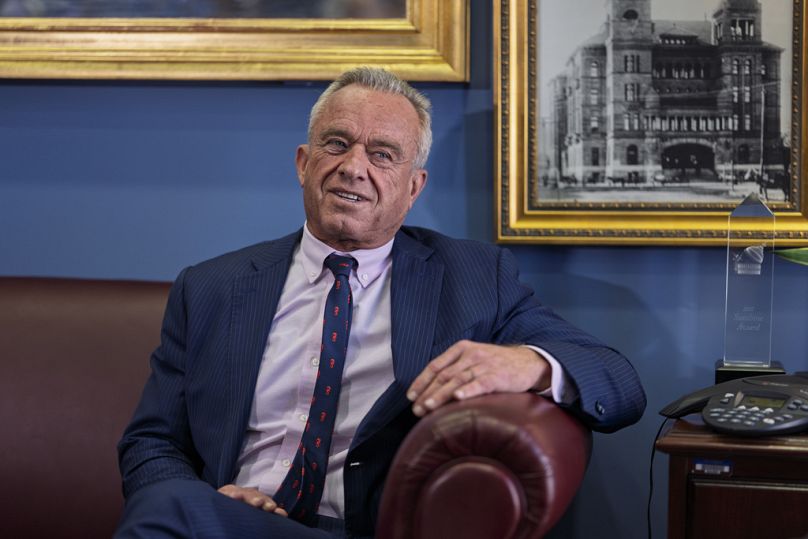 Robert F. Kennedy Jr., podczas spotkania z senatorem Johnem Cornynem z Teksasu w Kapitolu w Waszyngtonie.