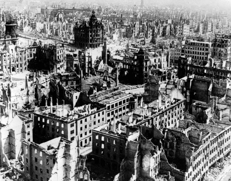 Dresden nach den Luftangriffen vom Februar 1945
