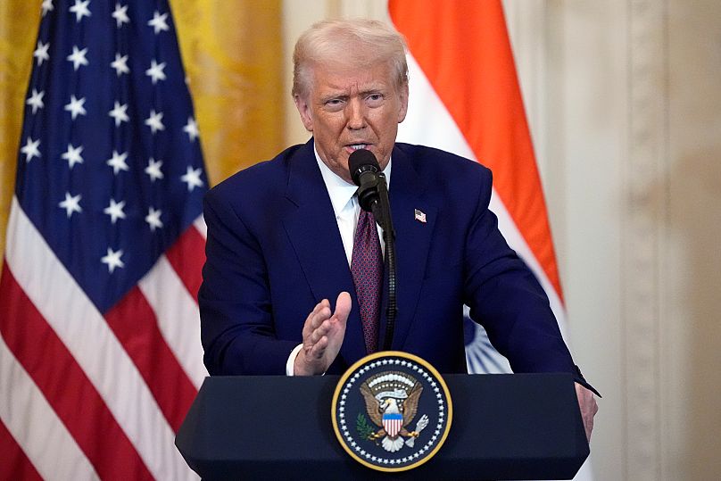 الرئيس الأمريكي دونالد ترامب يتحدث خلال مؤتمر صحفي مع رئيس وزراء الهند ناريندرا مودي في الغرفة الشرقية بالبيت الأبيض، الخميس 13 فبراير/شباط 2025، في واشنطن