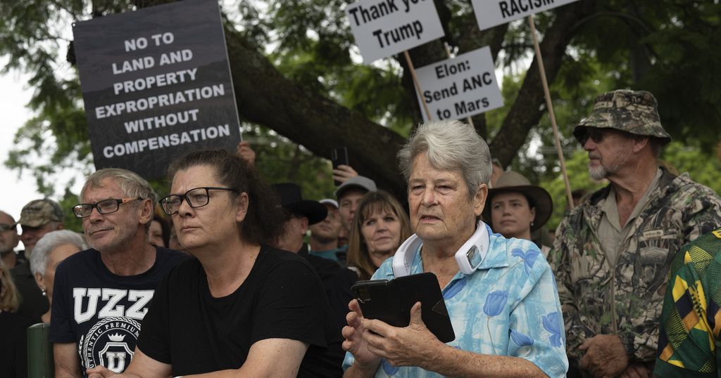 Tens of thousands of white South Africans seek U.S. asylum amid land reform fears Tens of thousands of white South Africans seek U.S. asylum amid land reform fears