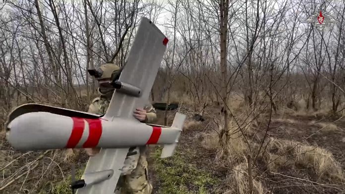 Ucraina: attacchi di droni russi, "danni importanti" alla vecchia centrale nucleare di Chernobyl