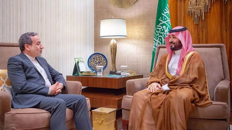 دیدار عباس عراقچی، وزیر خارجه ایران با محمد بن سلمان، ولیعهد عربستان