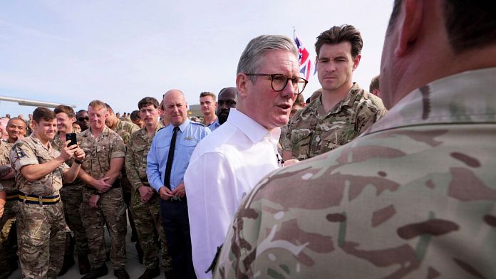 Regno Unito, Il premier Keir Starmer "pronto" a inviare truppe sul campo in Ucraina