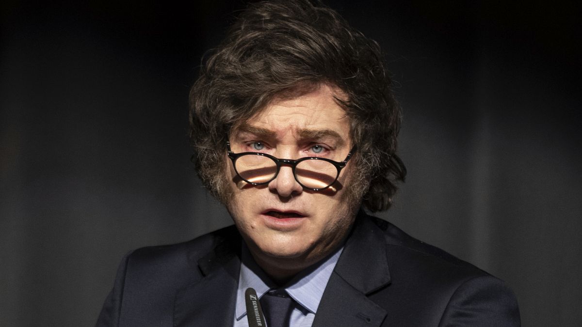 Abogados argentinos acusan a Javier Milei de fraude por una promoción de  criptomonedas | Euronews