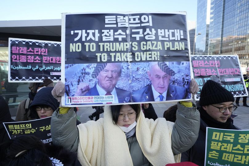 A Dél-koreai Szöulban is tüntettek Donald Trump Gázai övezetre vonatkozó javaslata ellen.