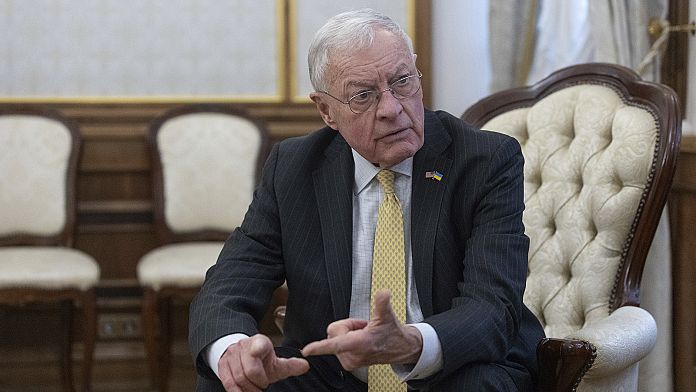 Kiev: annullata conferenza stampa tra Zelensky e l'inviato di Trump su richiesta dei funzionari Usa