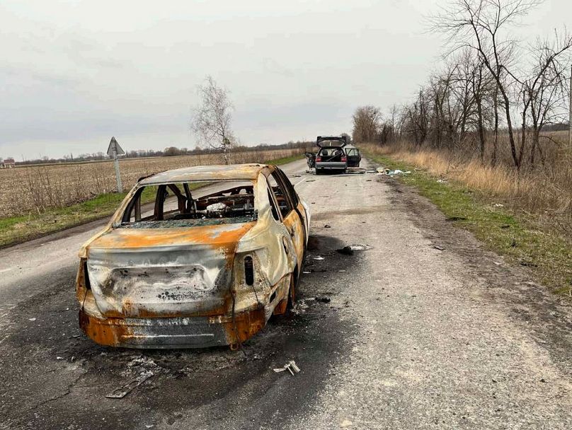 Ostrzelany samochód  jednego ze świadków,  wieś Łypiwka,  kwiecień 2022 roku