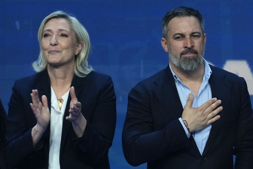 Marine Le Pen és Santiago Abascal pártjával is felveszi a kapcsolatot az Izraeli külügy lapértesülések szerint