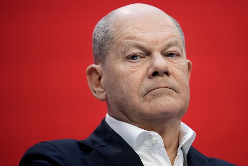Kanclerz Niemiec, Olaf Scholz, uczestniczy w konferencji prasowej Socjaldemokratycznej Partii Niemiec (SPD) w Berlinie.