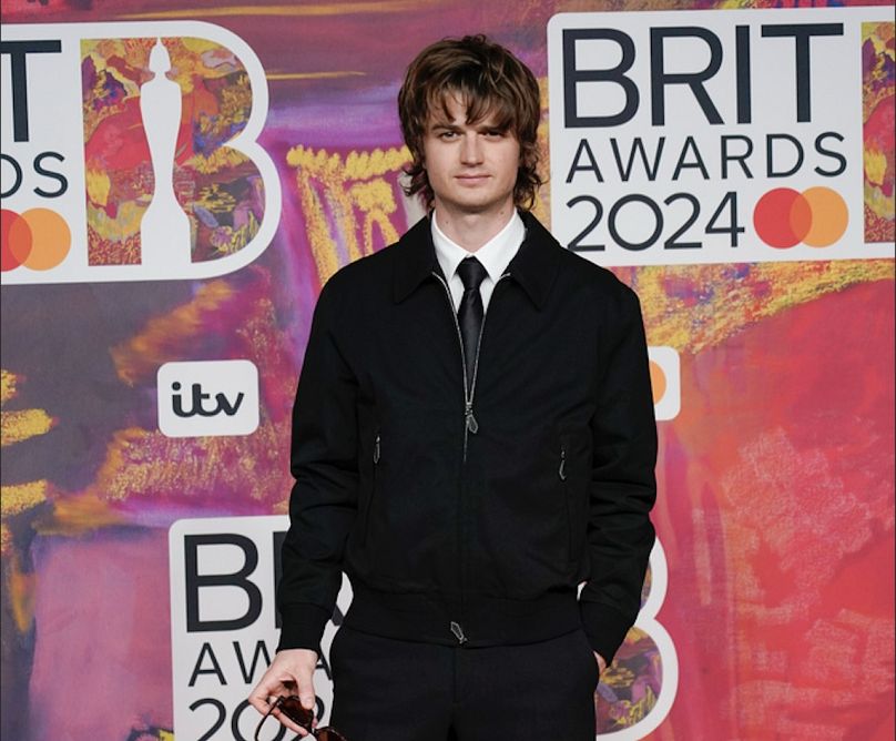 Joe Keery bei den Brit Awards 2024 in London, Samstag, März. 2, 2024.