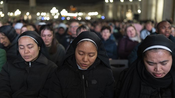 Vaticano, nuovo bollettino: Papa Francesco ha dormito bene e sta riposando