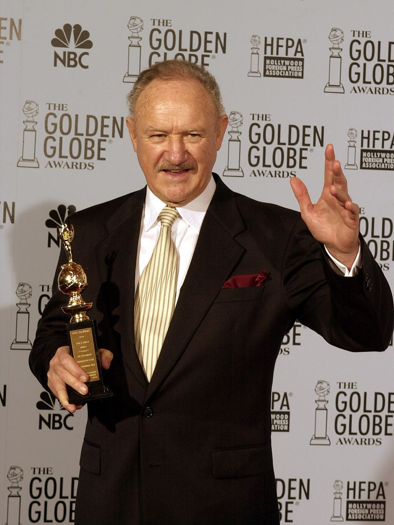  Gene Hackman holds his Cecil B. DeMille award - 19 January 2003