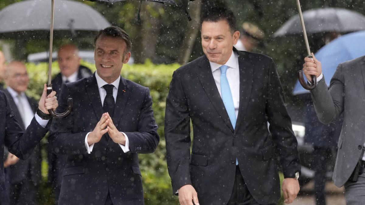 Au Portugal, Emmanuel Macron plaide pour une défense européenne renforcée