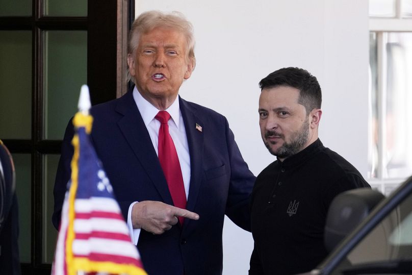 O Presidente Donald Trump recebe o Presidente da Ucrânia, Volodymyr Zelenskyy, na Casa Branca em Washington, sexta-feira, 28 de fevereiro de 2025