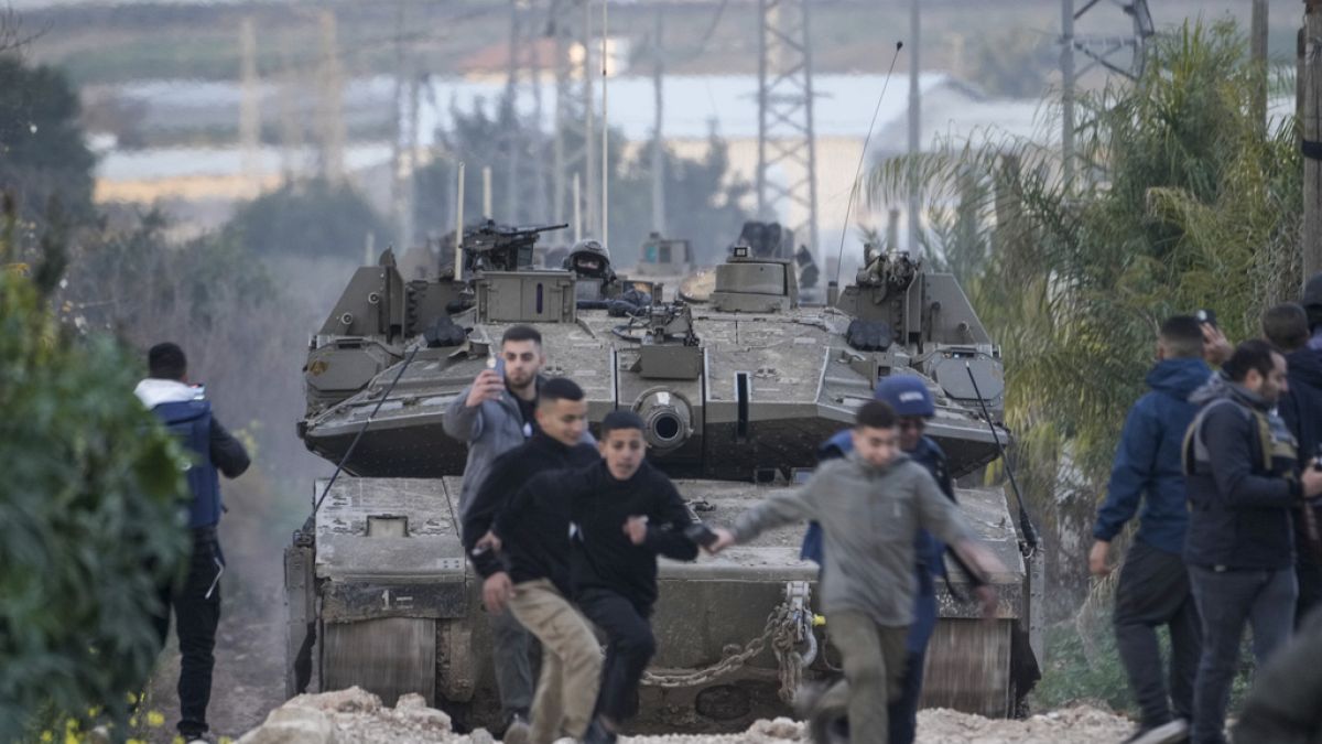 تحقيق لـ"الغارديان" يوثق لحظات مقتل الطفل أيمن الهيموني برصاص إسرائيلي في الخليل