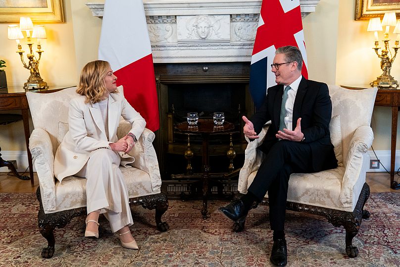 La Première ministre italienne Giorgia Meloni et son homologue britannique Keir Starmer, au 10 Downing Street, à Londres, le dimanche 2 mars 2025.