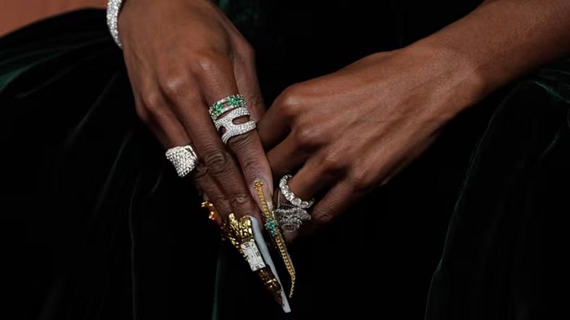 The nails... The nails... 