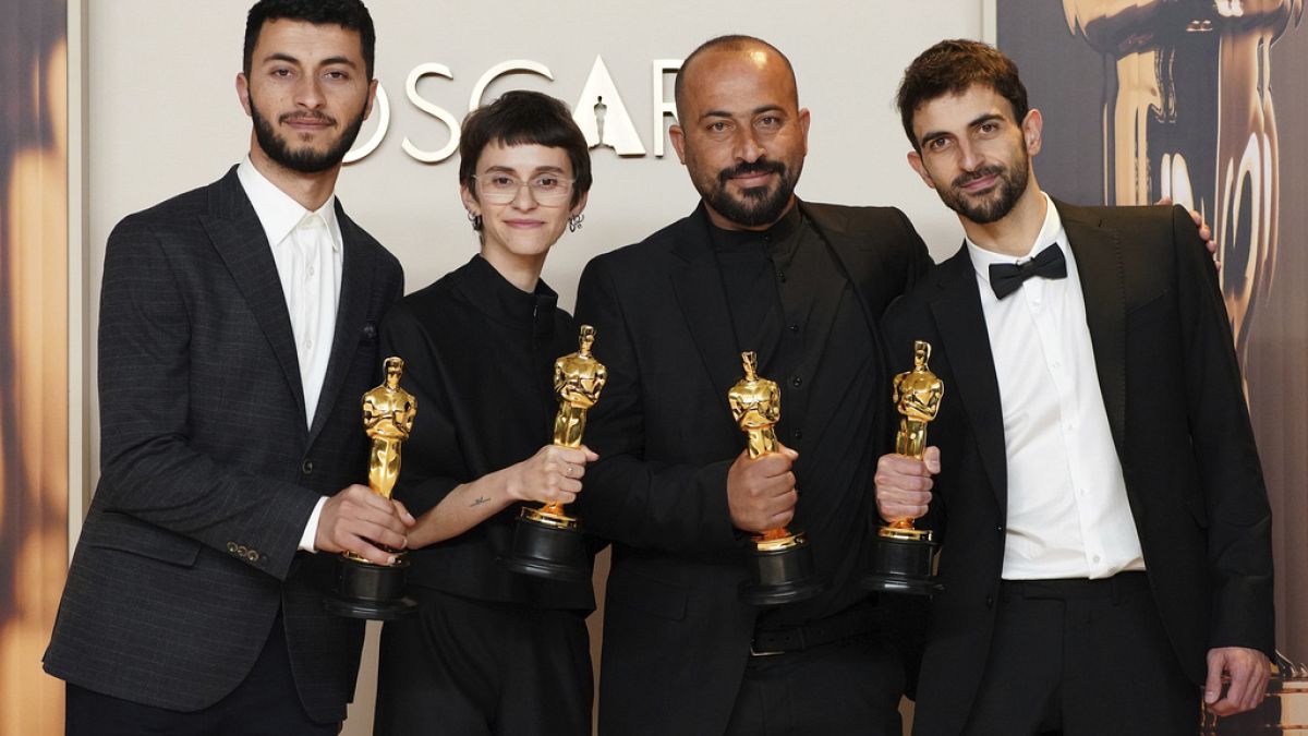 "لا أرض أخرى".. عمل فلسطيني اسرائيلي عن الاستيطان يفوز بجائزة الأوسكار كأفضل فيلم وثائقي