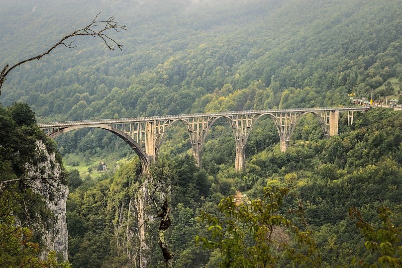  Where are the world’s most beautiful railway bridges? Engineering marvels become big tourist hits