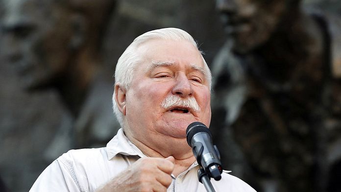 Il premio Nobel per la pace Lech Walesa a Euronews: "L'Ucraina non può mollare"