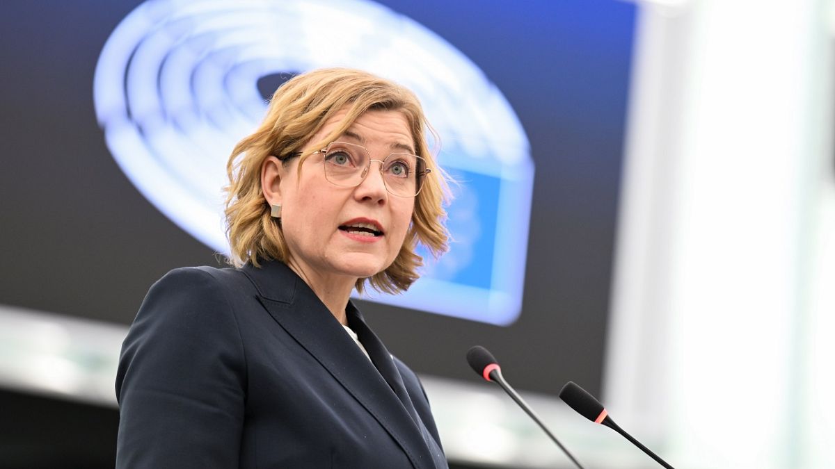 EU Commission looking to speed up 5G defence from foreign interference