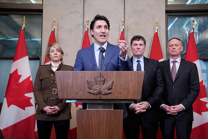 Le Premier ministre canadien démissionnaire Justin Trudeau qualifie l'imposition des droits de douane aux Canada de décision "stupide", à Ottawa, le mardi 4 mars 2025