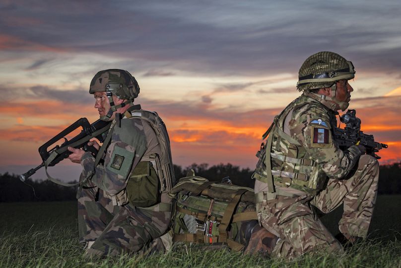 Francia és brit katonák közös gyakorlaton
