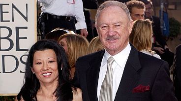 Aktör Gene Hackman ve eşi Betsy Arakawa 2003 yılında Altın Küre töreninde Aktör Gene Hackman ve eşi Betsy Arakawa 2003 yılında Altın Küre töreninde