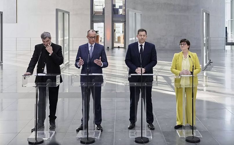 (soldan sağa) Bavyera CSU partisi başkanı Markus Söder, Hristiyan CDU partisi başkanı Friedrich Merz ve SDP liderleri Lars Klingbeil ve Saskia Esken