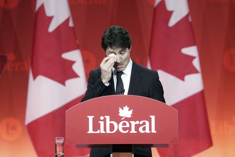 Der kanadische Premierminister Justin Trudeau wischt sich Tränen weg, während der Bekanntgabe der Führungsspitze der Liberalen in Ottawa, Ontario, 9. März 2025.