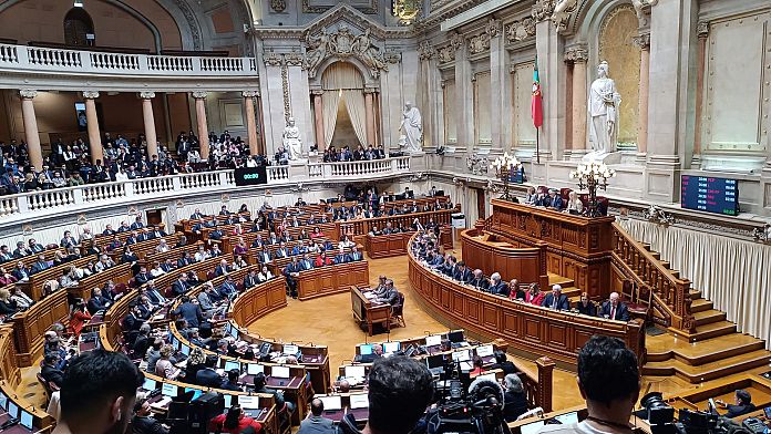 Portogallo, il Parlamento respinge la mozione di fiducia: cade il governo Montenegro