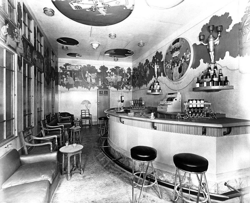 Bar Knickerbocker na pokładzie statku pasażerskiego 'Empress of Britain', 16 maja 1931 roku.