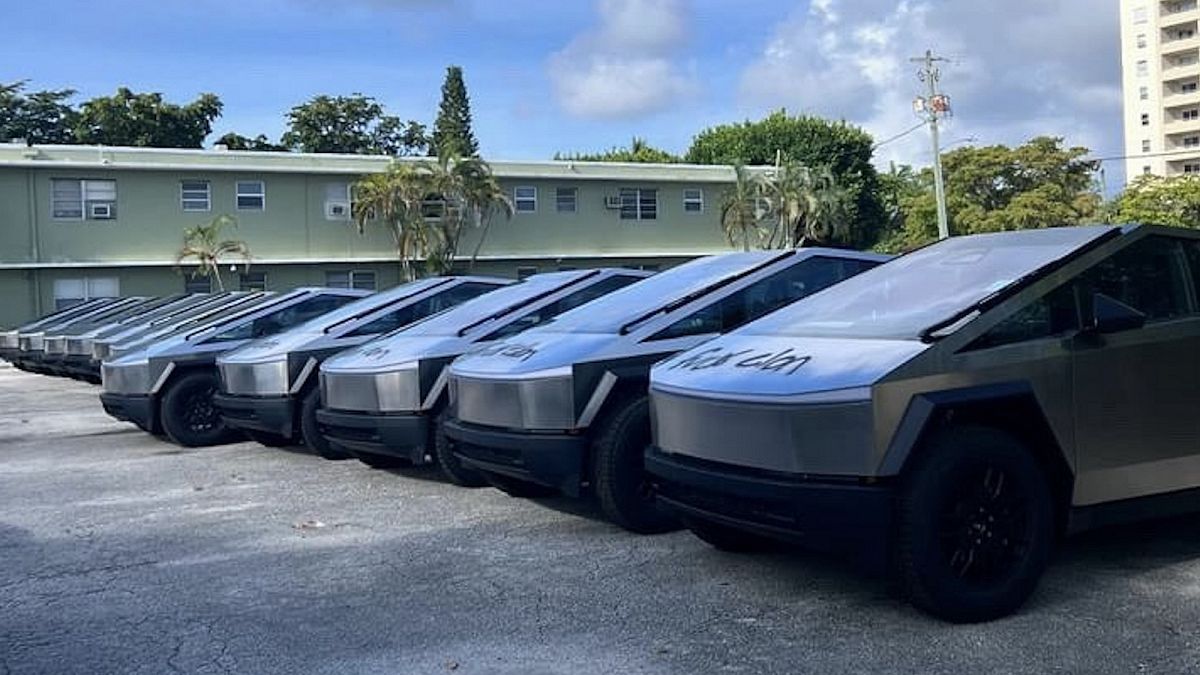 Gyújtogatás, graffiti: egyre nő a dühödt Tesla-ellenesség az amerikai utcákon