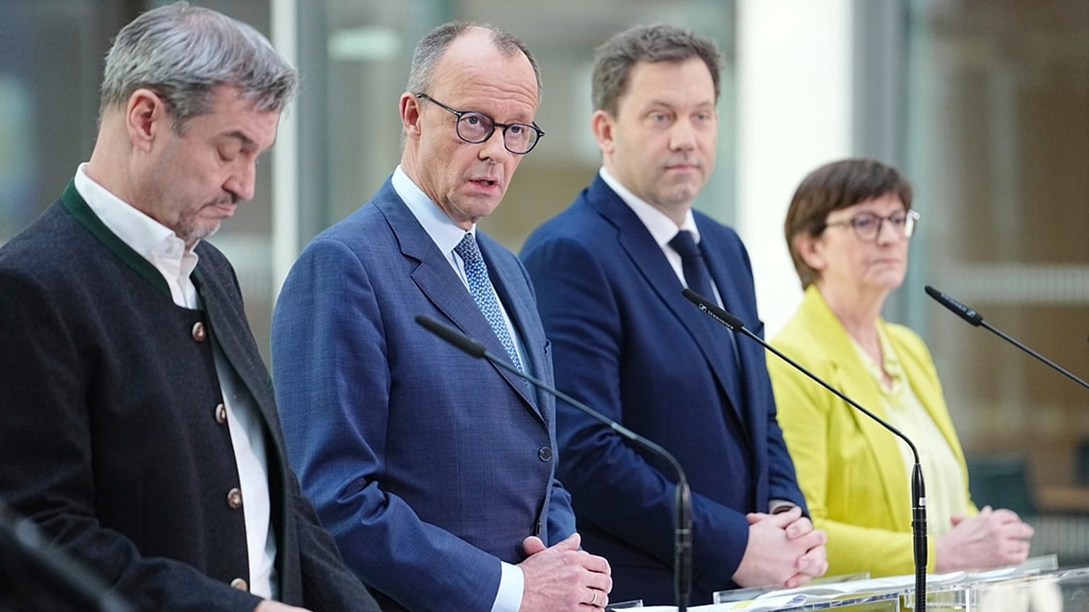 Hegedűs Dániel: Merz a belpolitikában trumpiánus jegyeket mutat, de a ...