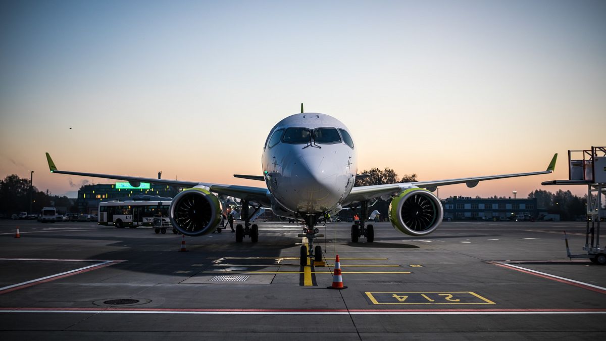 Airbus A220-300