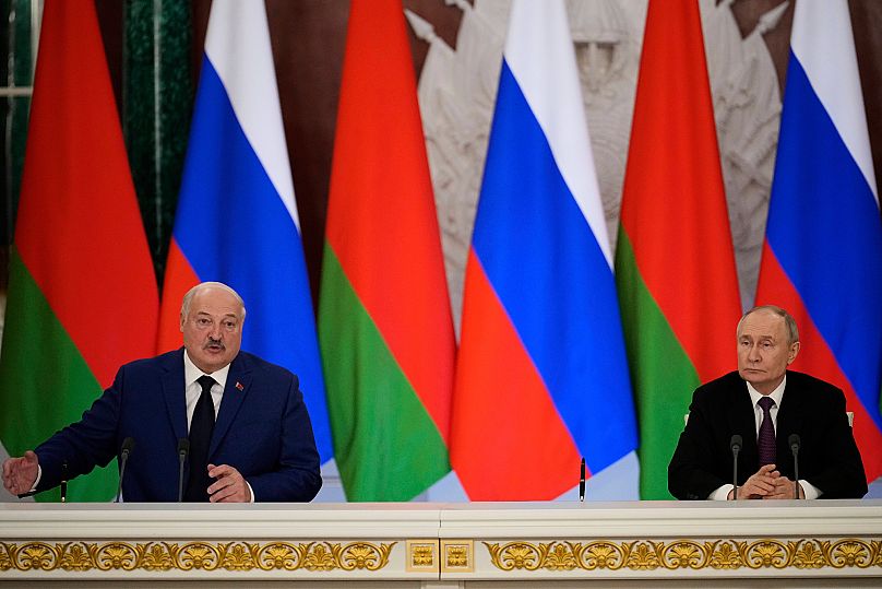 Vladimir Poutine et le président bélarusse Alexandre Loukachenko donnent une conférence de presse commune au palais du Grand Kremlin à Moscou, en Russie, le jeudi 13 mars 2025