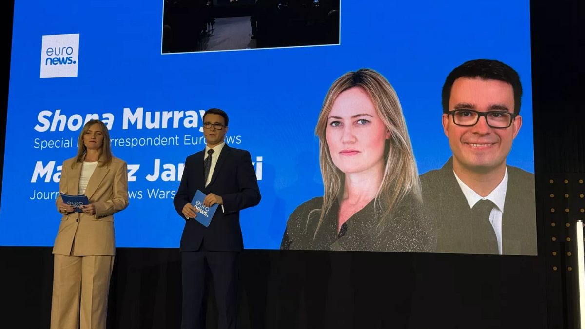 Shona Murray (Euronews Brussels) and Mateusz Jaronski (Euronews Warsaw) present the launch event of the Polish version of the channel