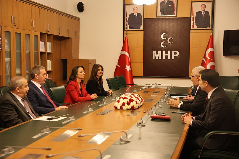 DEM Parti ile MHP heyetleri Meclis'te bir araya gelirken, MHP Genel Başkanı Devlet Bahçeli sağlık sorunları nedeniyle görüşmeye yer almadı