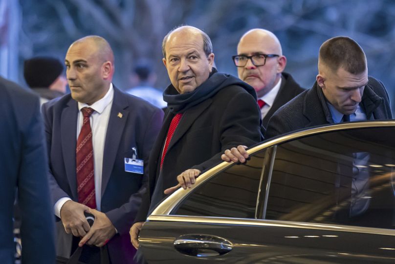 Ersin Tatar, lider cypryjskich Turków przybywa na spotkanie w Genewie, 17.03.2025