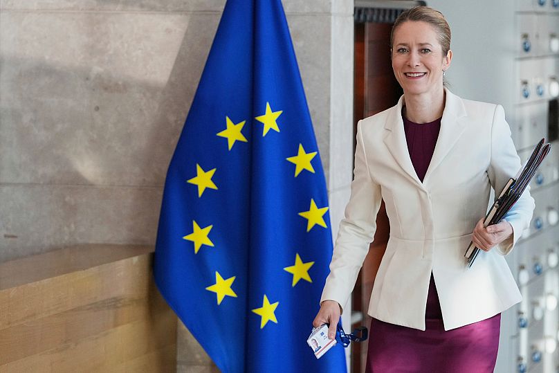 La cheffe de la diplomatie européenne, Kaja Kallas, arrive à la réunion hebdomadaire du collège des commissaires au siège de l'UE à Bruxelles, le mercredi 19 mars 2025.