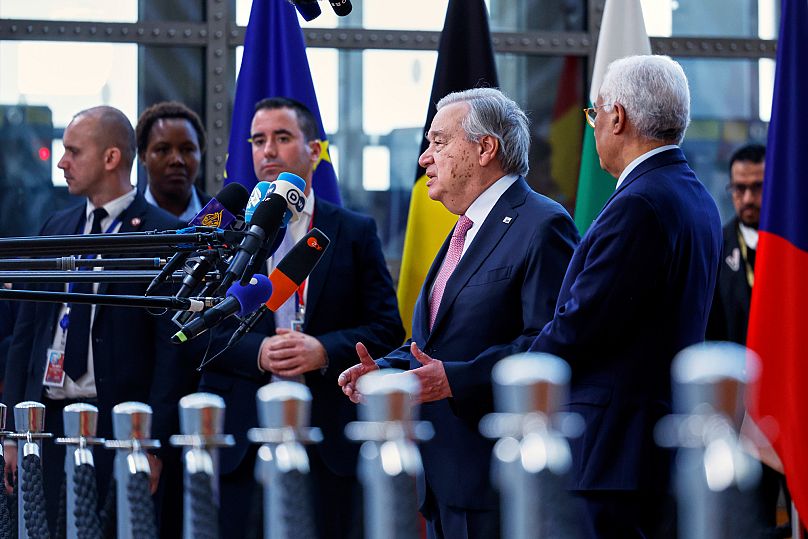 Sekretarz Generalny ONZ Antonio Guterres, w środku, i przewodniczący Rady Europejskiej Antonio Costa