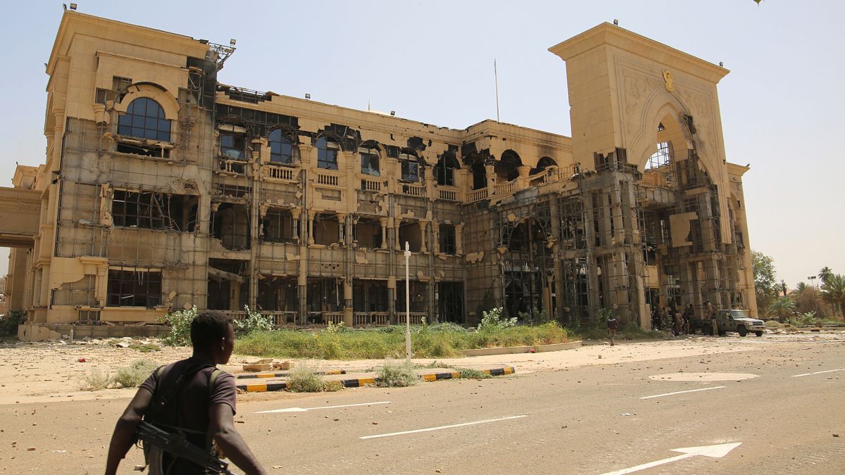 L'armée soudanaise reprend le palais républicain à Khartoum, un coup aux FSR