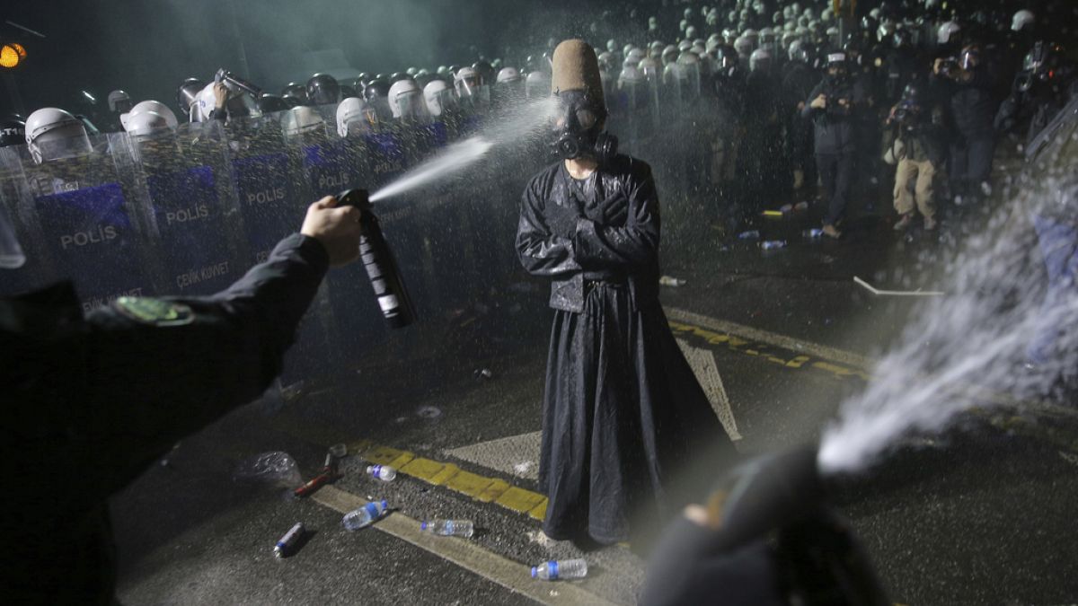 Arrestation du maire d'Istanbul : plus de 1 130 manifestants arrêtés