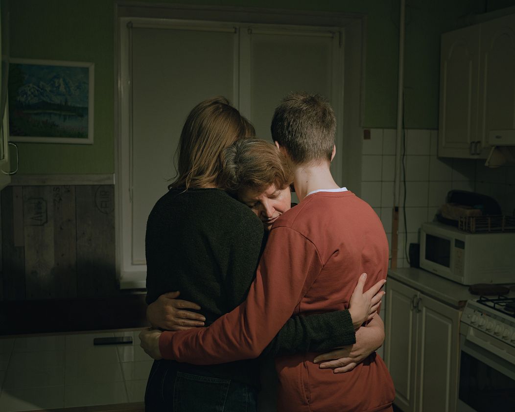 Elena Kalinitchenko avec sa mère et son jeune frère.