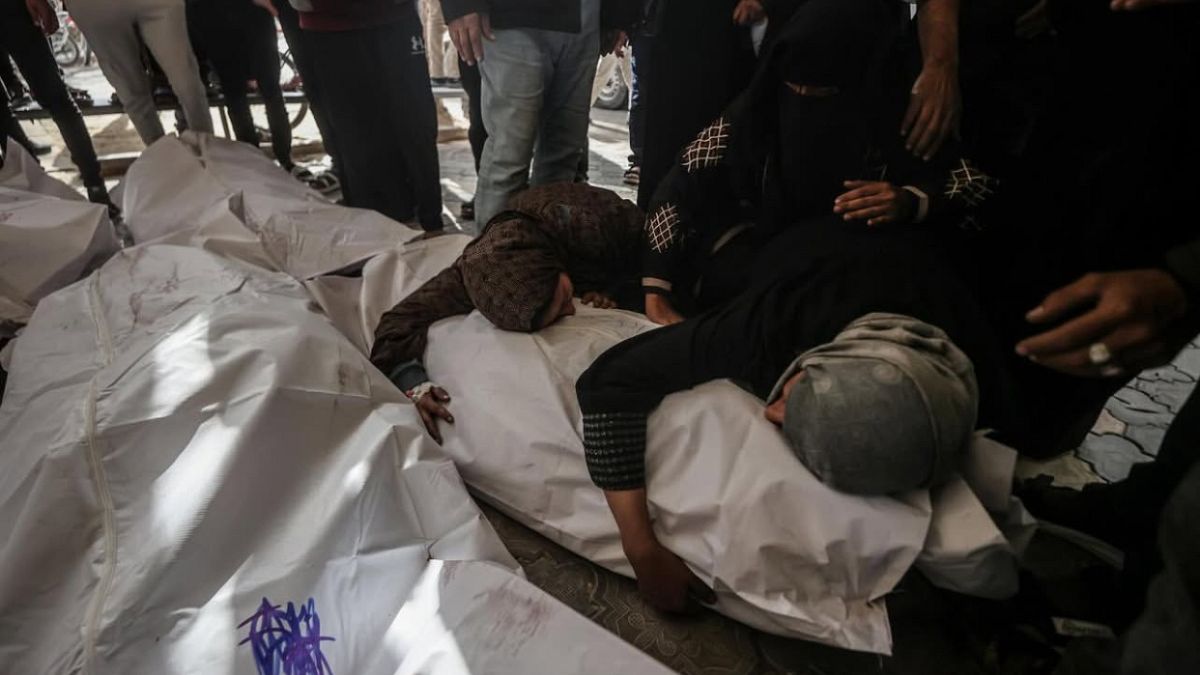 غزة على شفا كارثة إنسانية.. جوع ونزوح وانهيار صحي وشهادات على حجم المأساة