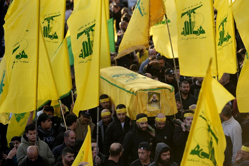  جنازته لأحد مقاتلي حزب الله في بلدة معركة، جنوب لبنان، الجمعة 29 تشرين الثاني/ نوفمبر 2024. 